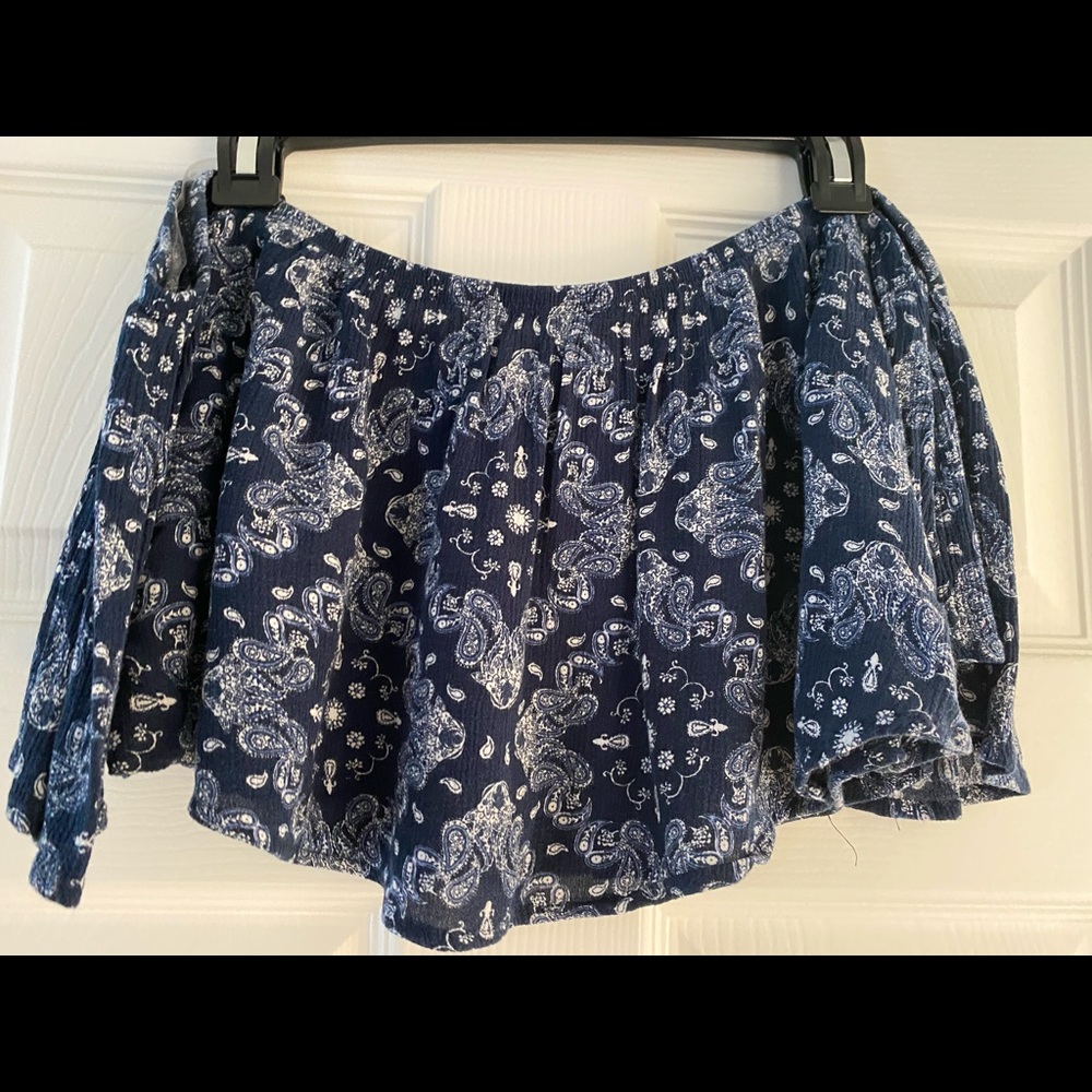 Off-the-shoulder Paisley Cropped Top